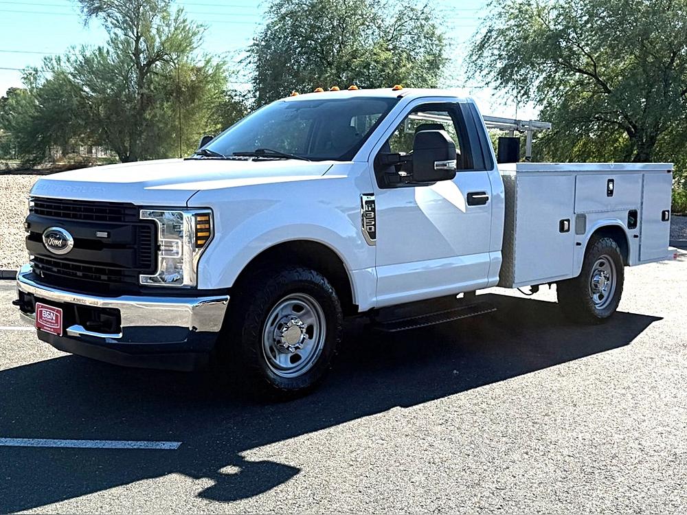 2018 Ford F-350 Super Duty Chassis Cab