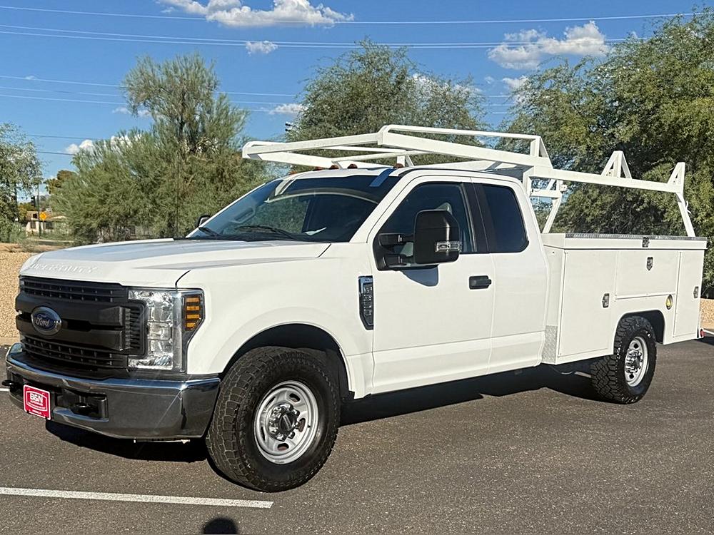 2018 Ford F-350 Super Duty Chassis Cab