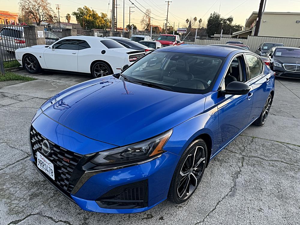 2025 Nissan Altima SR's photo