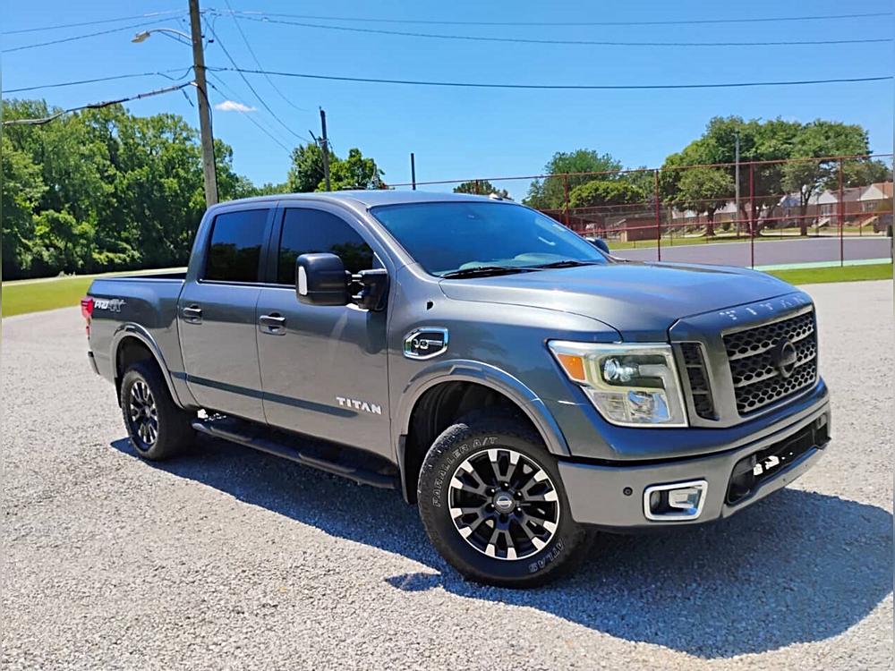 2017 Nissan Titan
