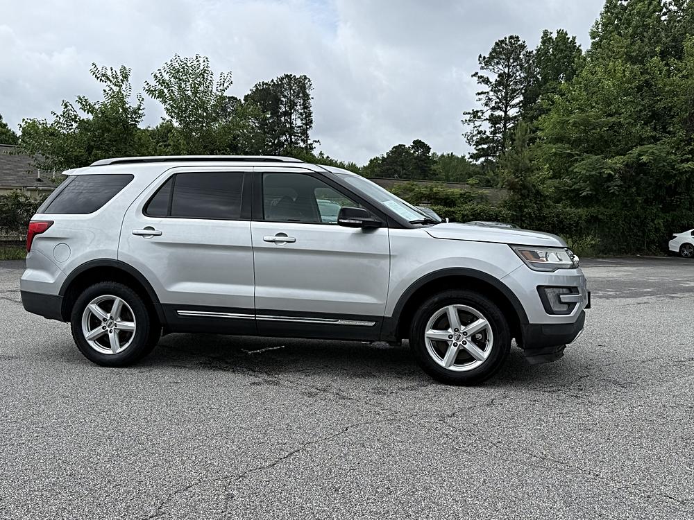 2017 Ford Explorer XLT 4WD's photo