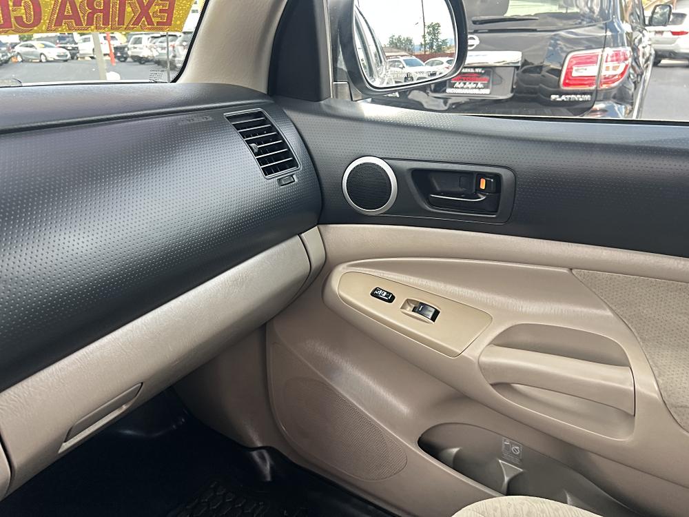 2017 Toyota Tacoma SR5 - Photo 37