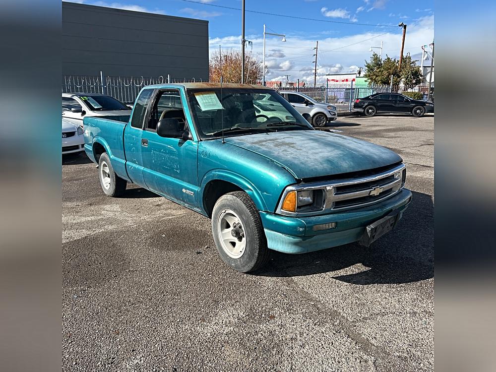 1994 Chevrolet S-10 Ext Cab 122.9" WB LS