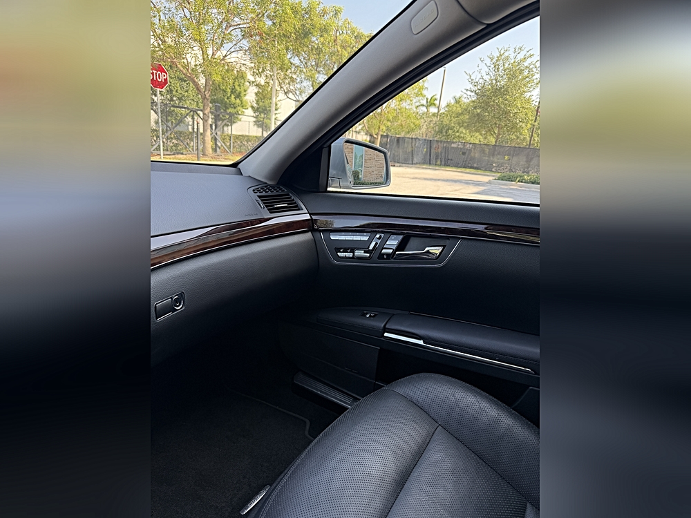 2012 Mercedes-Benz S-Class S550 - Photo 7