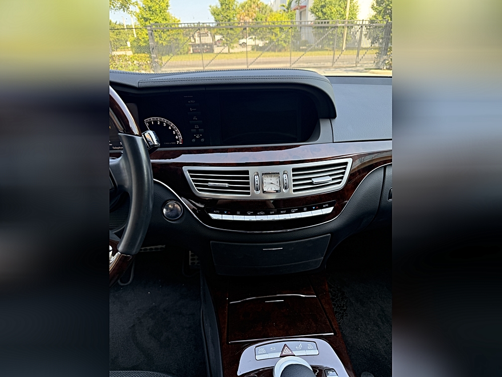 2012 Mercedes-Benz S-Class S550 - Photo 6
