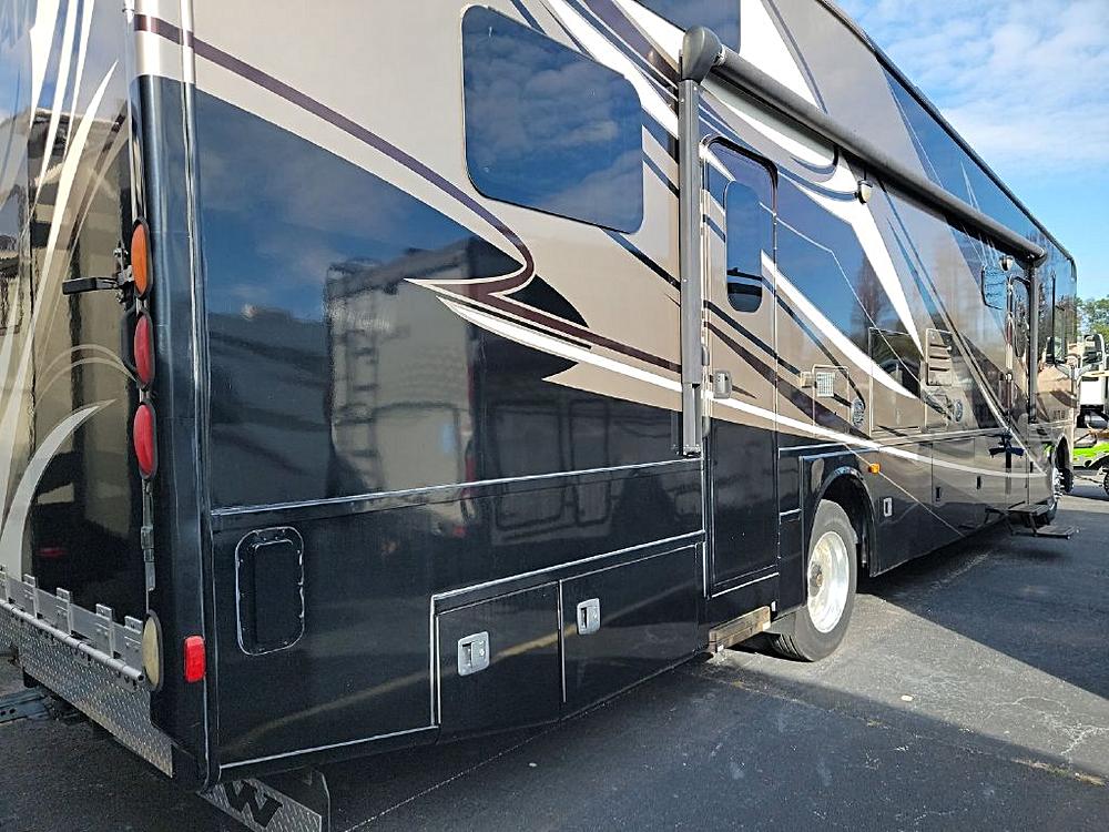 2014 Ford F-53's photo