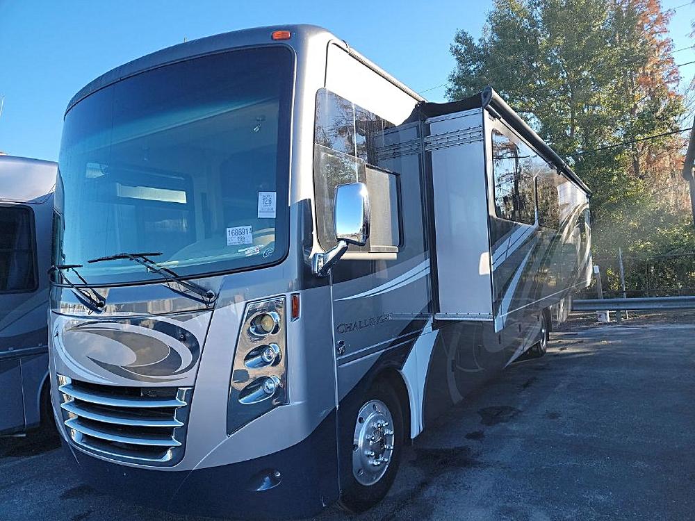 2017 Ford F-53's photo