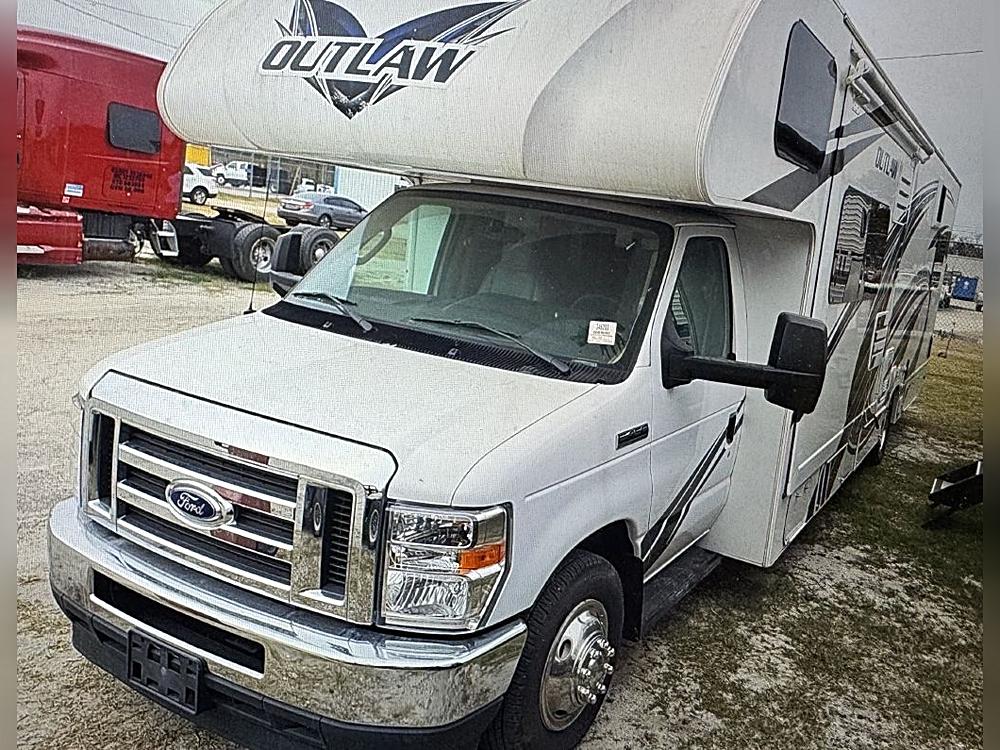 2022 Ford E-Series Cutaway Base