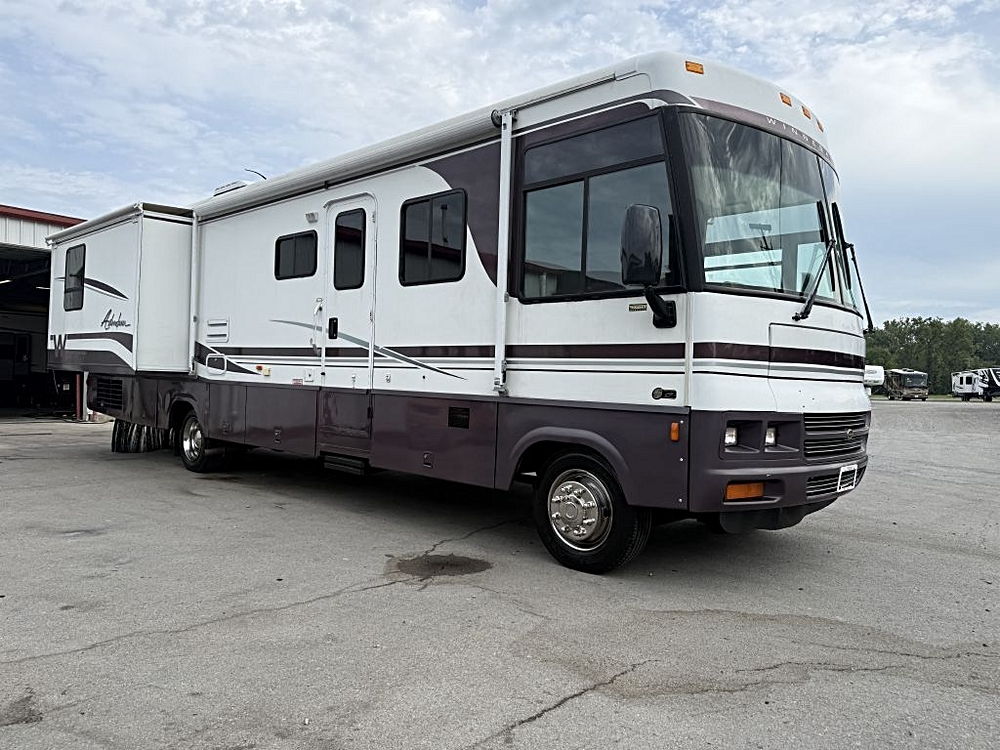 2002 WINNEBAGO ADVENTURER 35U W22