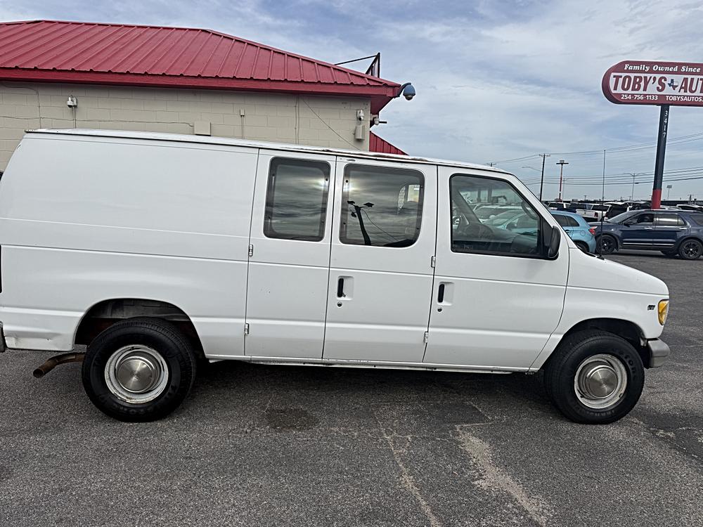 2001 Ford Econoline Van Commercial