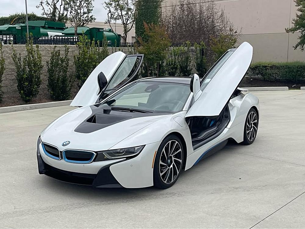 2016 BMW i8 - Photo 11