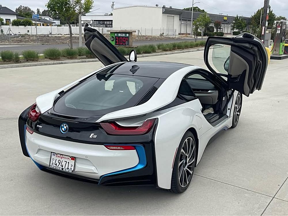 2016 BMW i8 - Photo 9