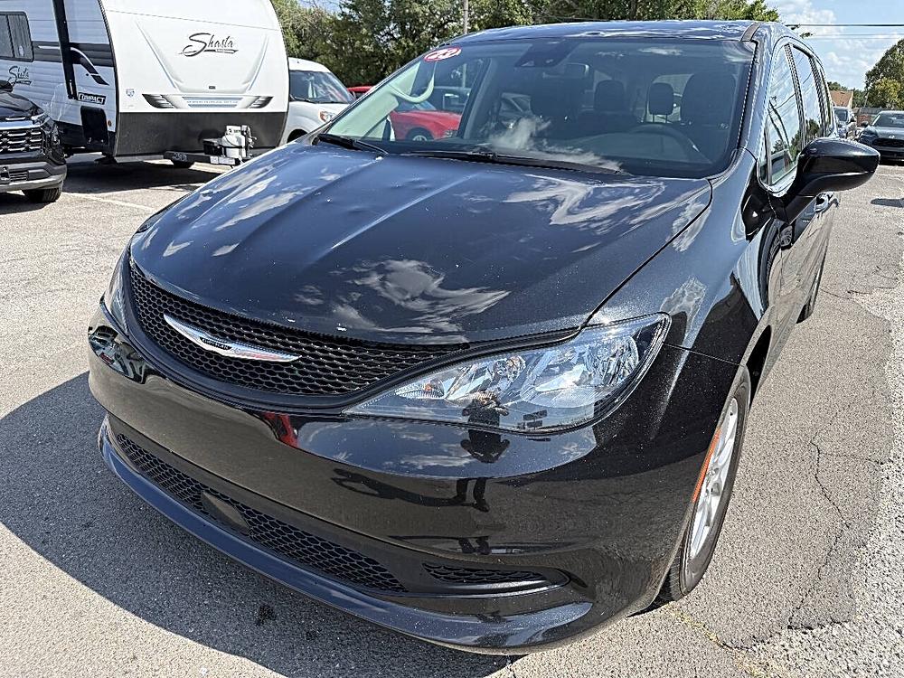 2023 Chrysler Voyager