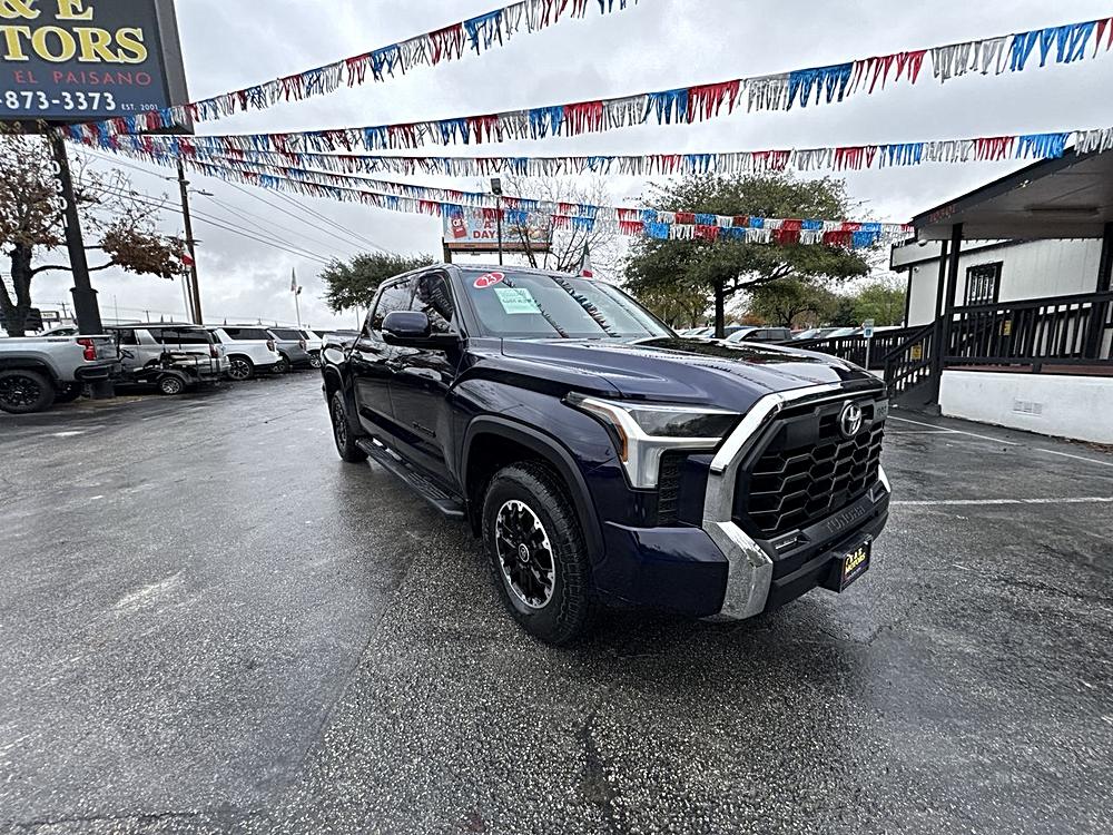 2022 Toyota Tundra SR5's photo