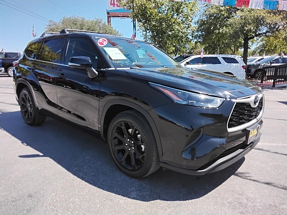 2022 Toyota Highlander L FWD photo