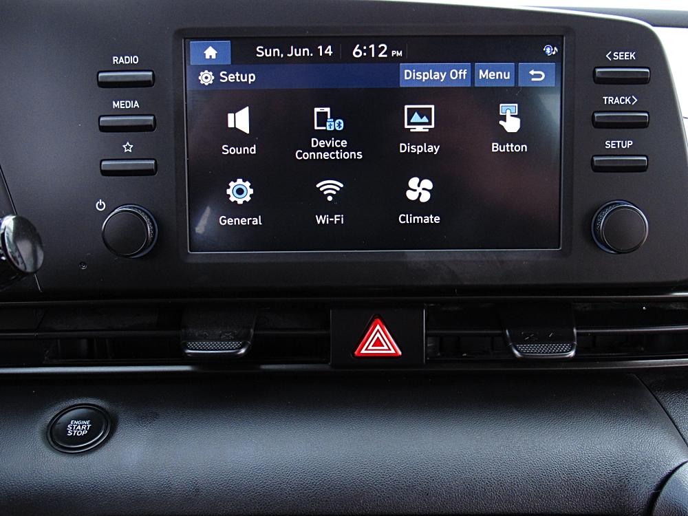2025 Hyundai Elantra SEL - Photo 18