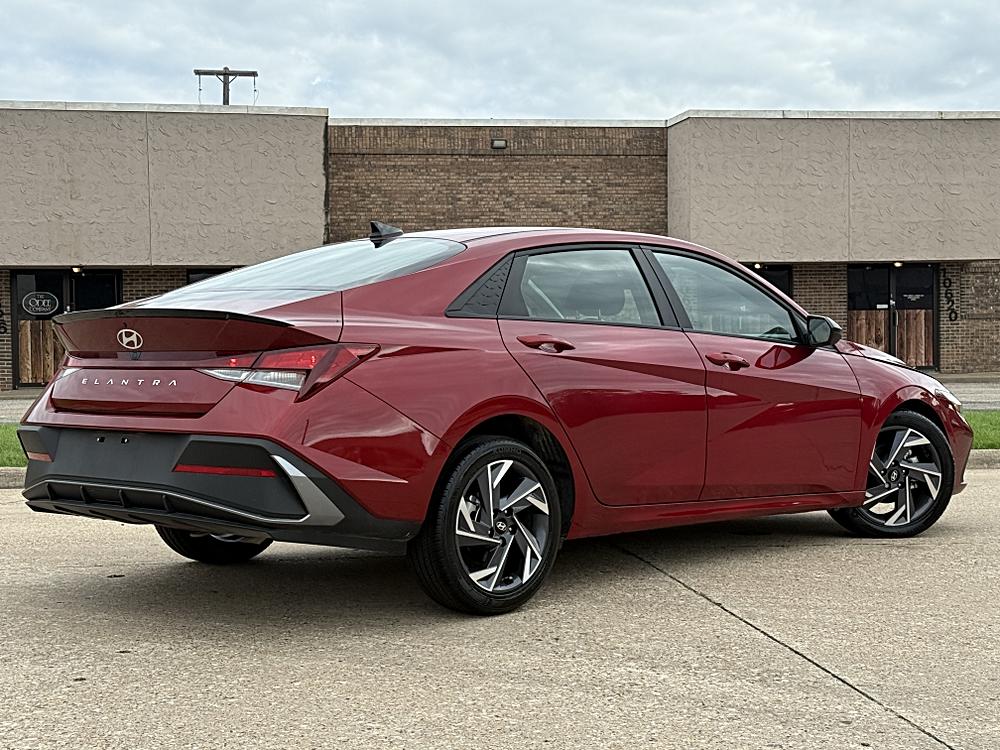 2025 Hyundai Elantra SEL - Photo 30