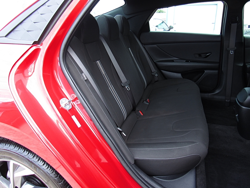 2025 Hyundai Elantra SEL - Photo 27