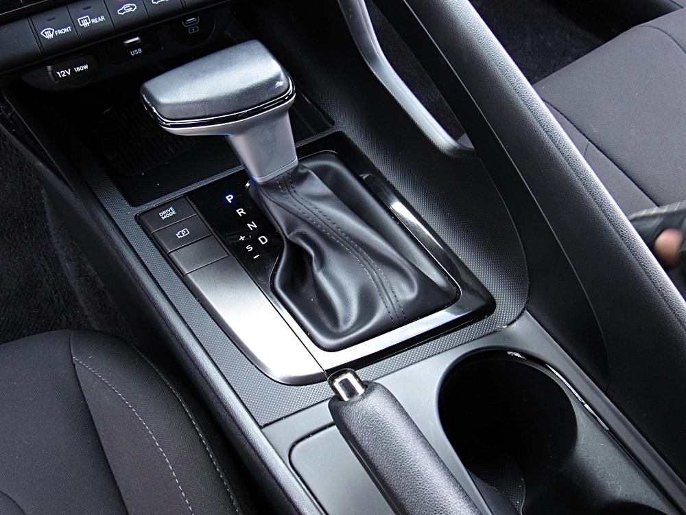2025 Hyundai Elantra SEL - Photo 22