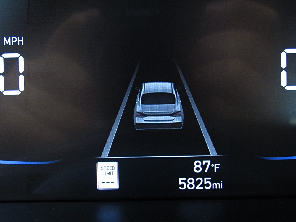 2025 Hyundai Elantra SEL - Photo 24