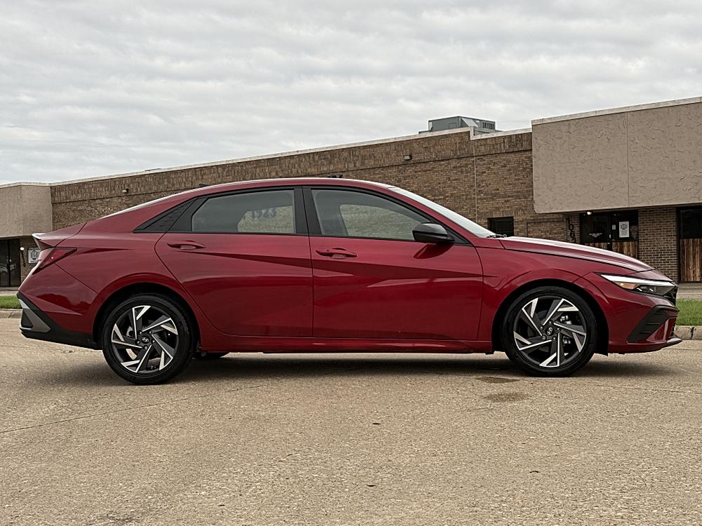 2025 Hyundai Elantra SEL - Photo 7