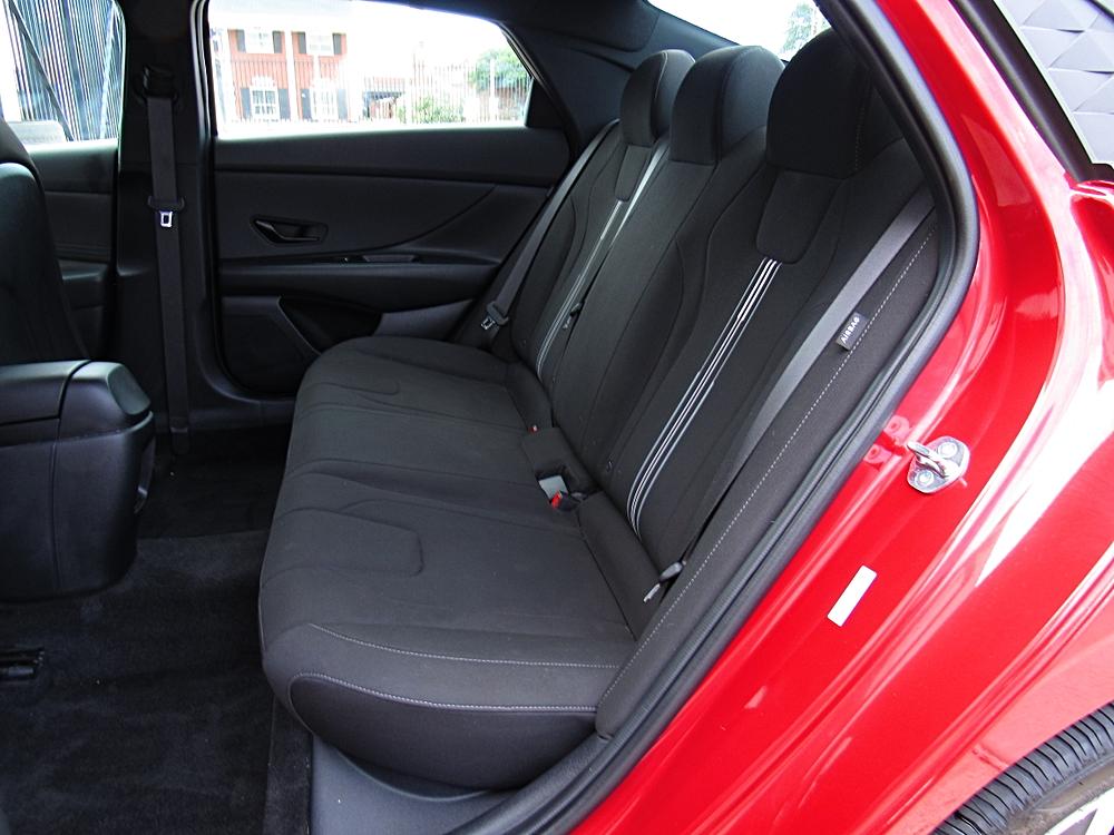 2025 Hyundai Elantra SEL - Photo 26