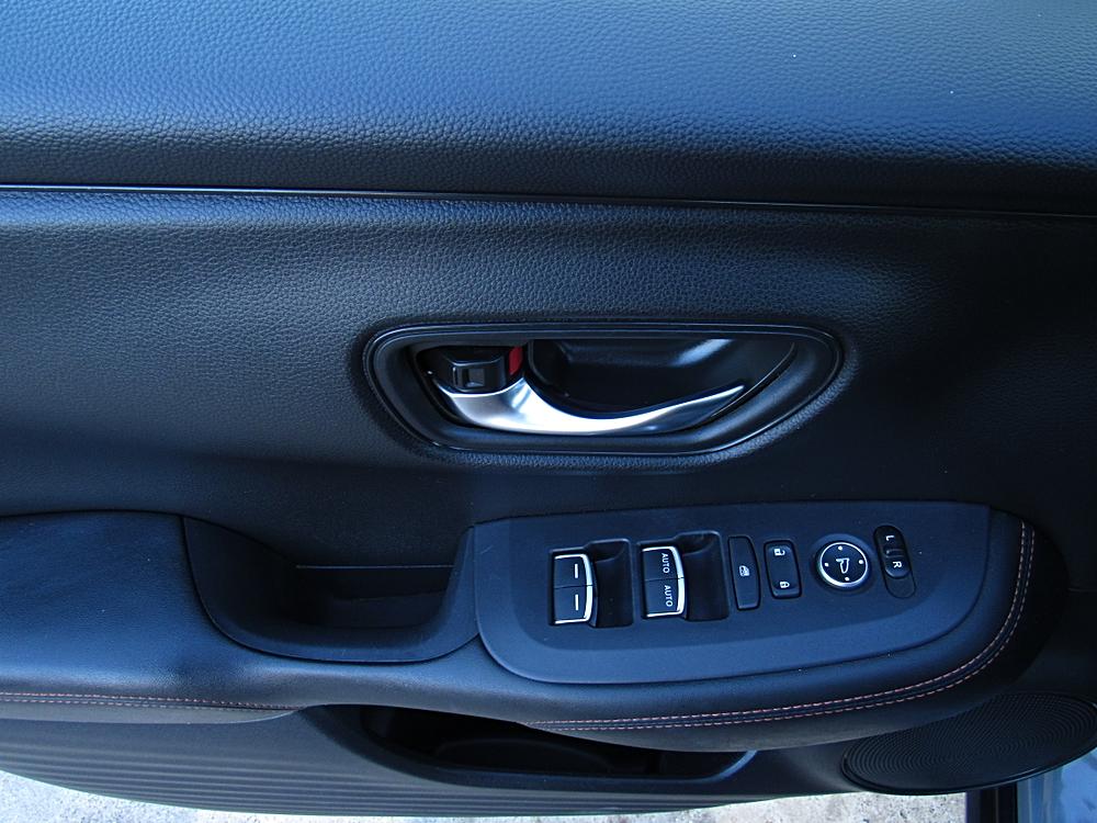 2025 Honda HR-V Sport - Photo 8