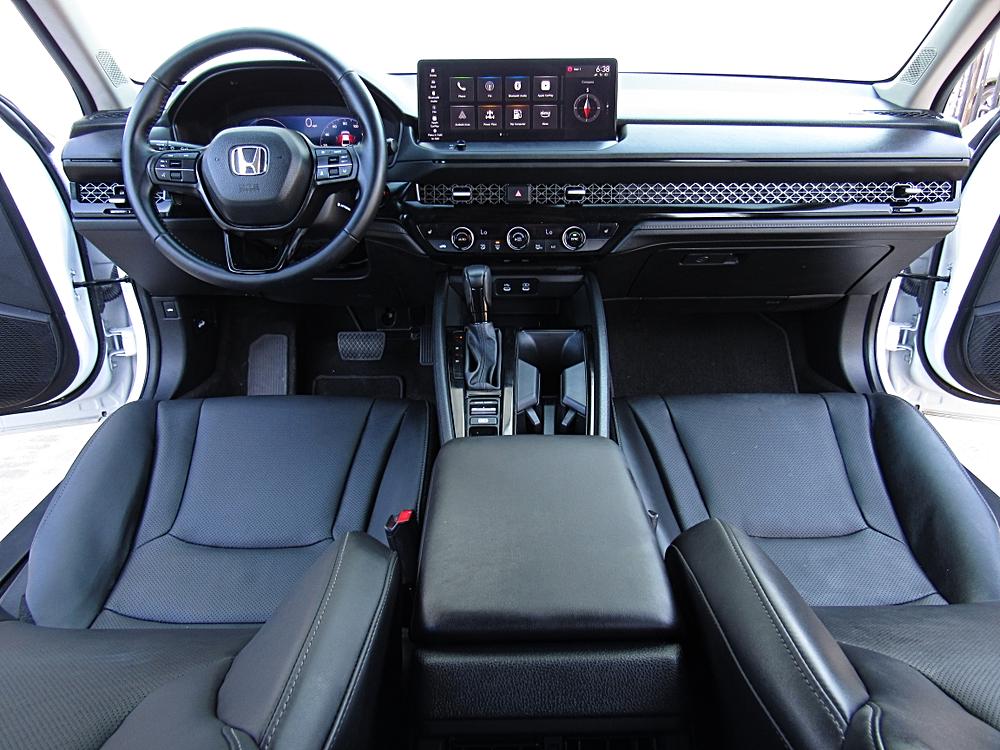 2025 Honda Accord Hybrid EX-L - Photo 17