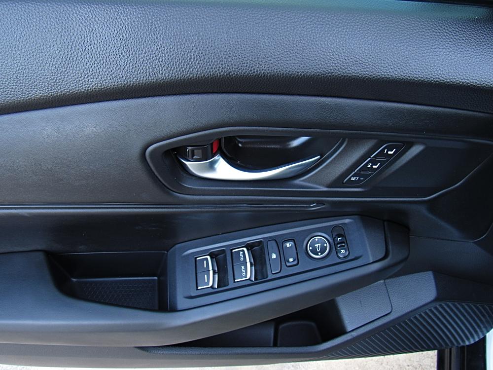 2025 Honda Accord Hybrid EX-L - Photo 9