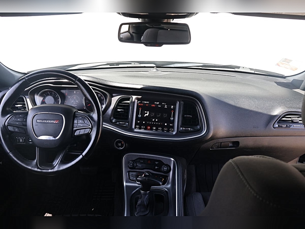 2022 Dodge Challenger SXT - Photo 9