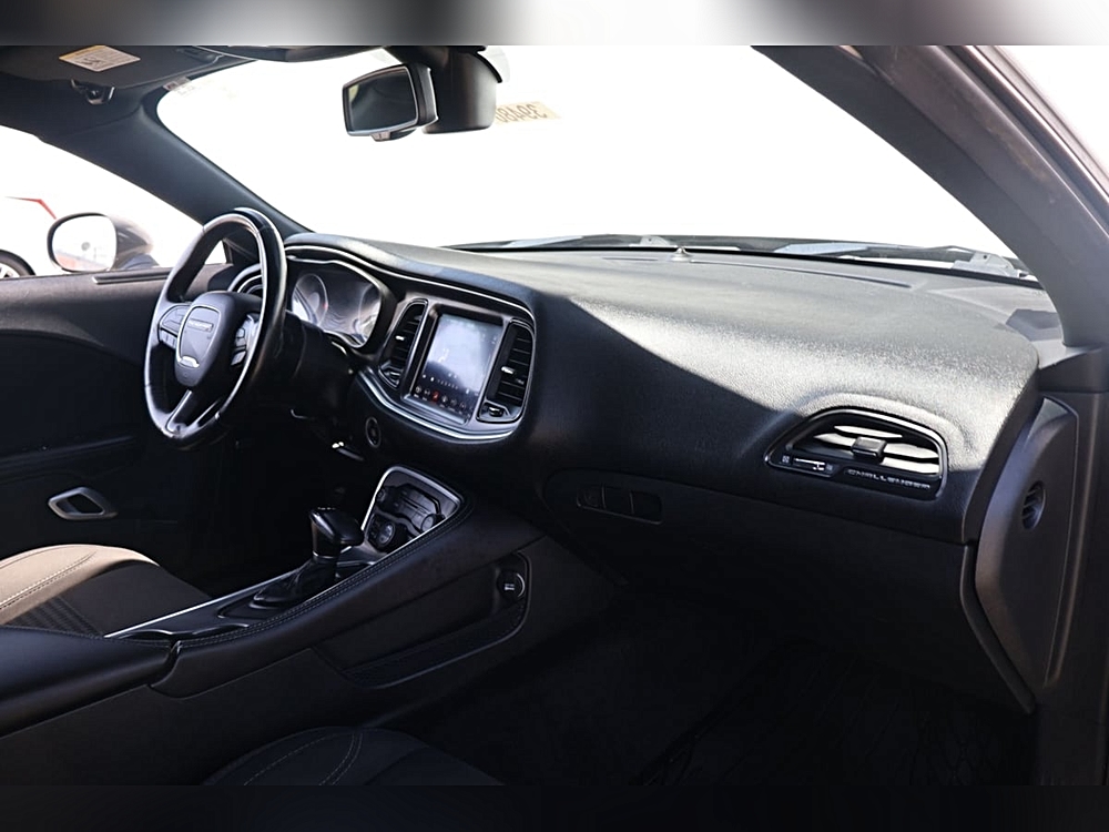 2022 Dodge Challenger SXT - Photo 7