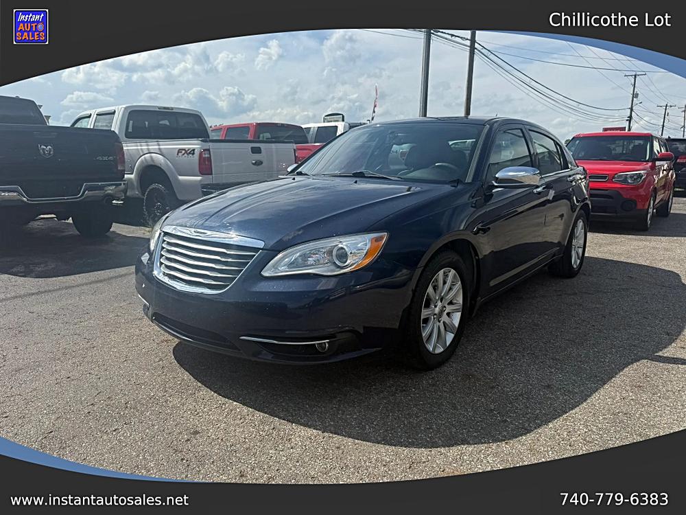 2013 Chrysler 200 Limited's photo