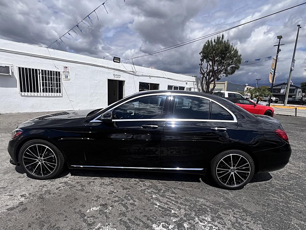 2021 Mercedes-Benz C-Class C300's photo
