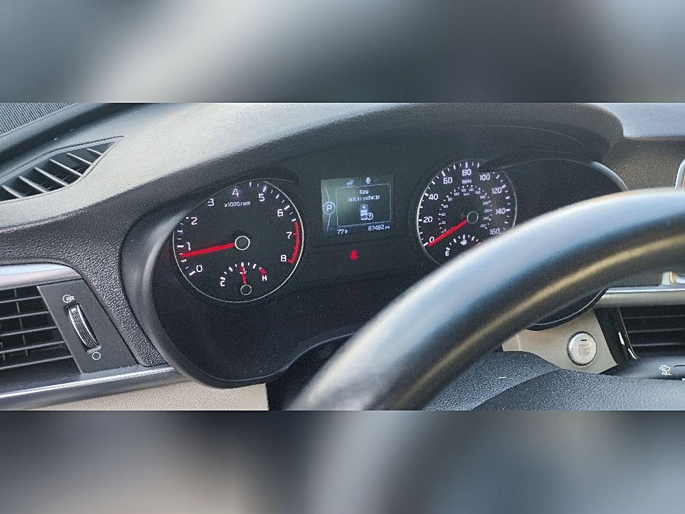 2018 Kia Optima EX - Photo 6
