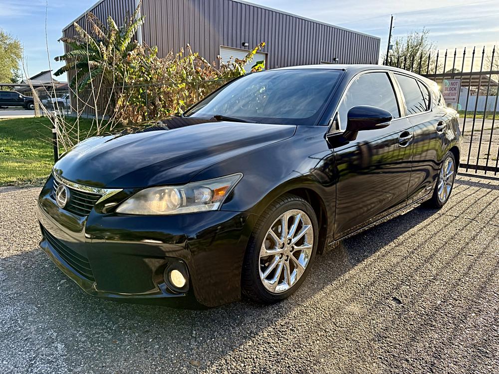 2011 Lexus CT Premium's photo