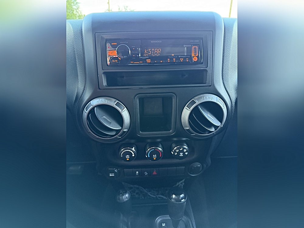 2011 Jeep Wrangler Unlimited Sport - Photo 12