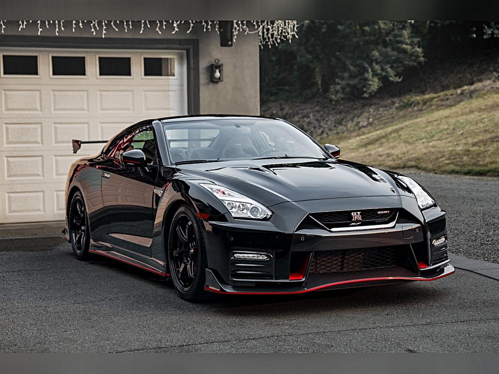 2018 Nissan GT-R AWD Automatic — photo 1 of 1
