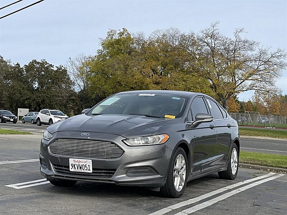 2014 Ford Fusion SE's photo
