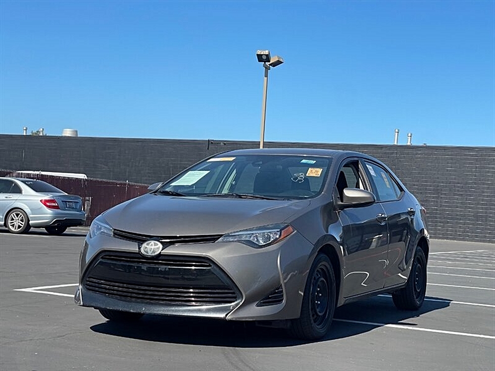 2018 Toyota Corolla LE AT's photo