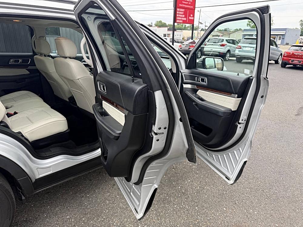 2017 Ford Explorer Platinum - Photo 18