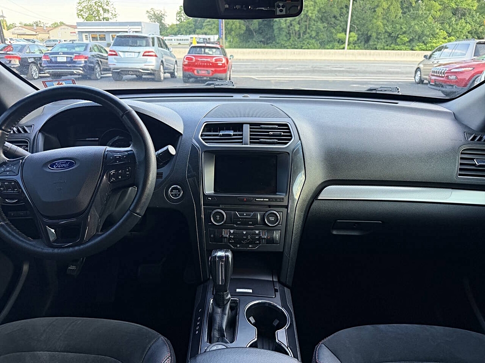 2017 Ford Explorer Platinum - Photo 40