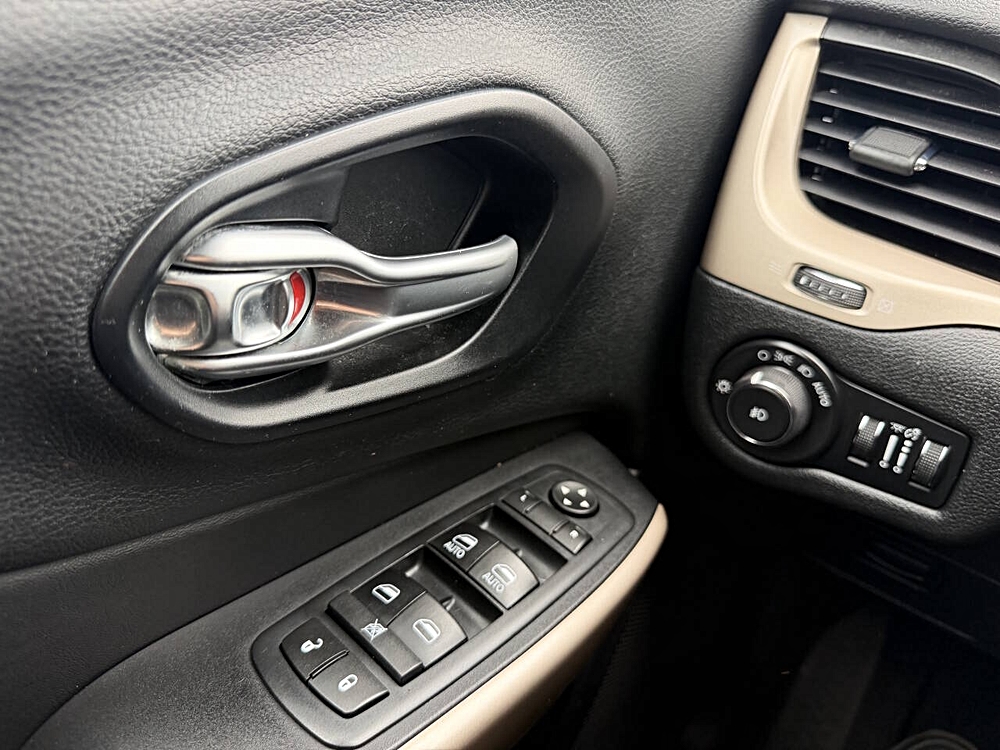 2015 Jeep Cherokee Latitude - Photo 42