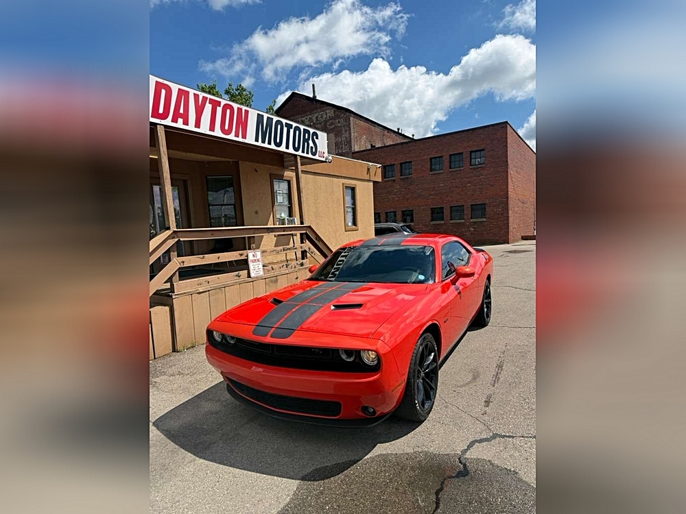 2017 Dodge Challenger R/T's photo