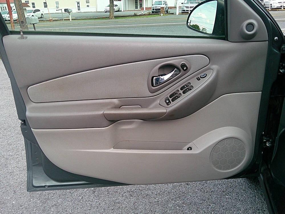 2004 Chevrolet Malibu LS - Photo 17