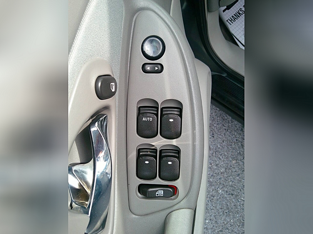 2004 Chevrolet Malibu LS - Photo 18