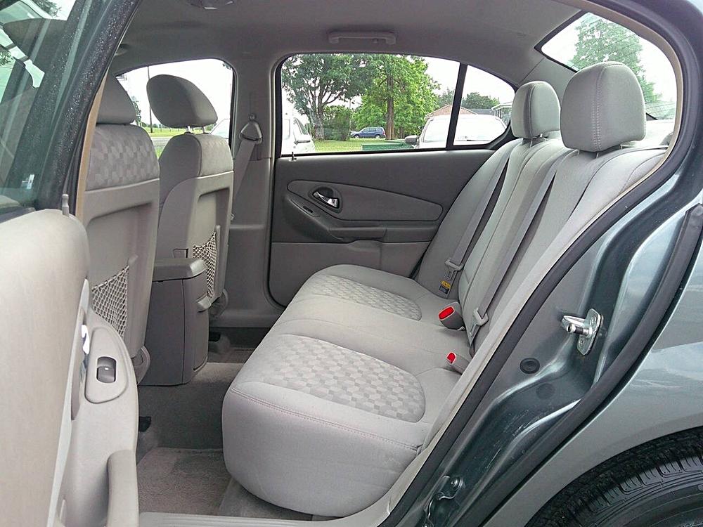 2004 Chevrolet Malibu LS - Photo 6