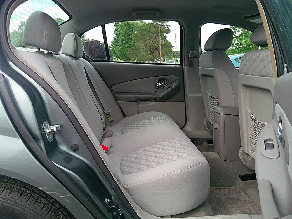 2004 Chevrolet Malibu LS - Photo 8