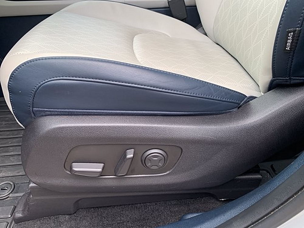 2025 Kia Carnival EX - Photo 15