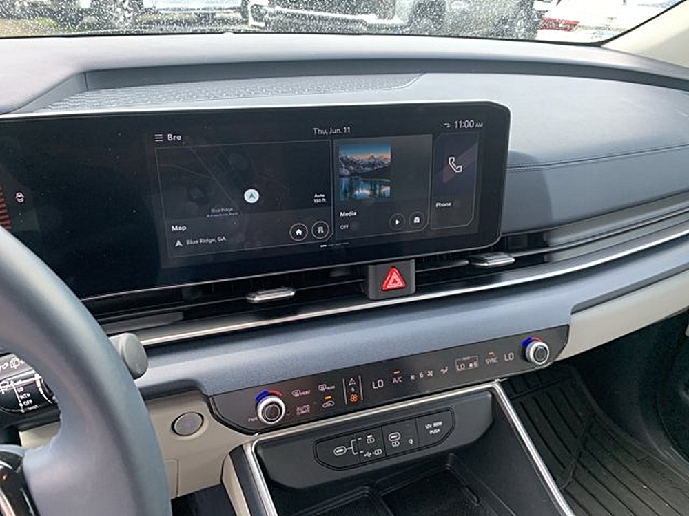 2025 Kia Carnival EX - Photo 22