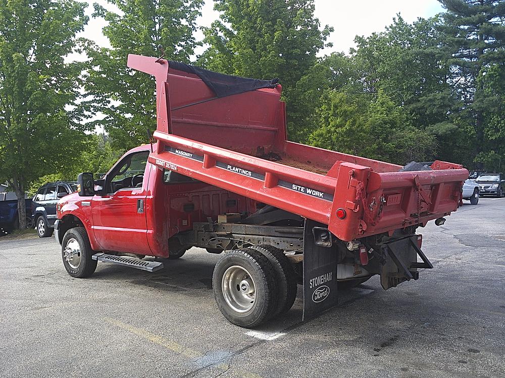2006 Ford F-350 Chassis Reg Cab 141" WB 60" CA XL 4WD